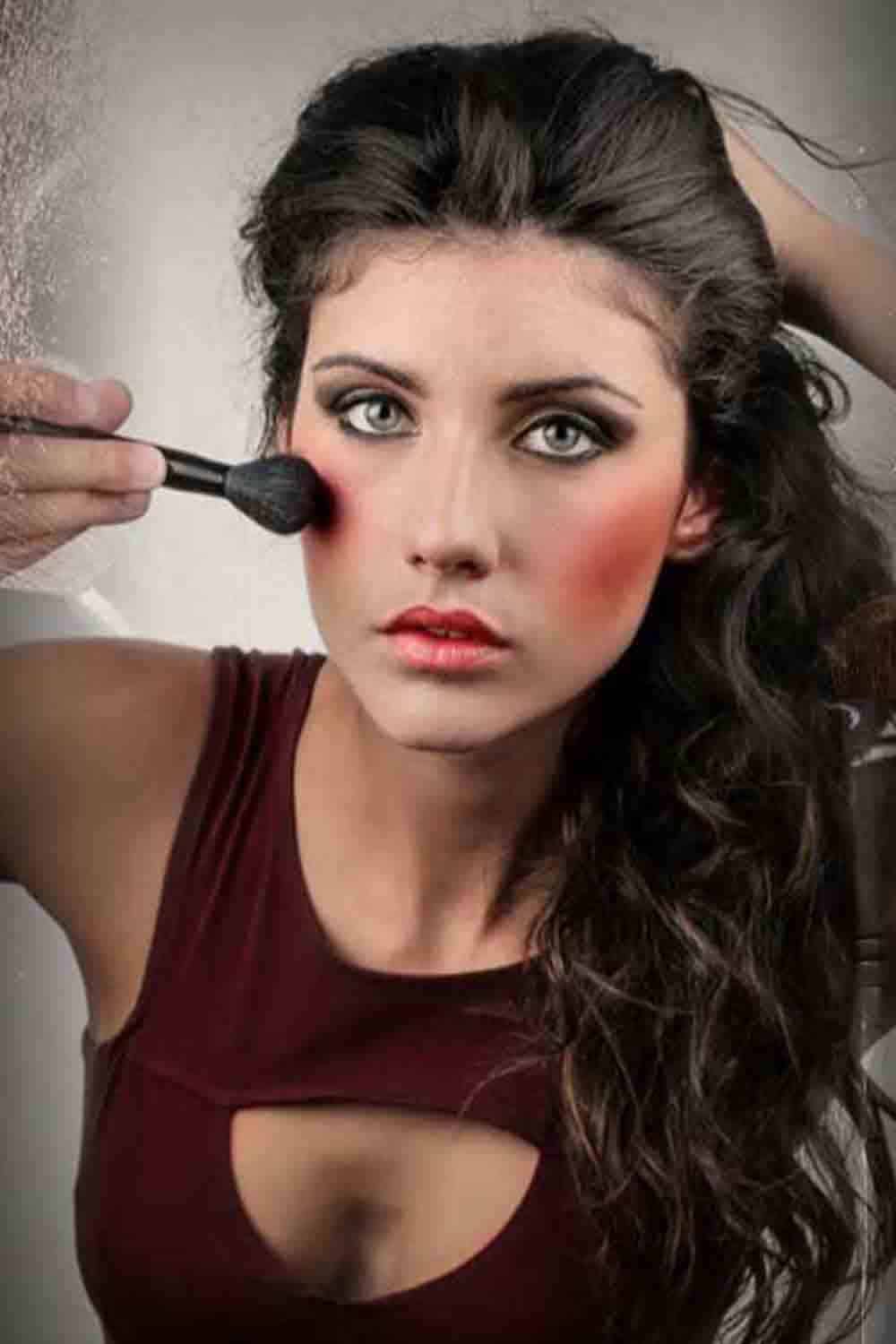 5 Best Drugstore Foundations To Grab Now