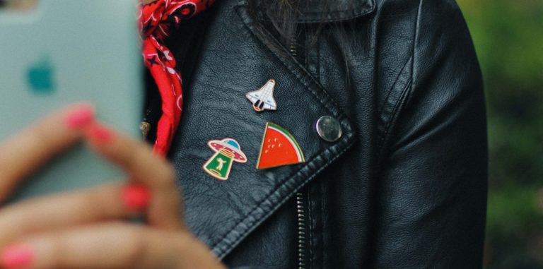 Buy Custom Softball Trading Pins for Your own Team