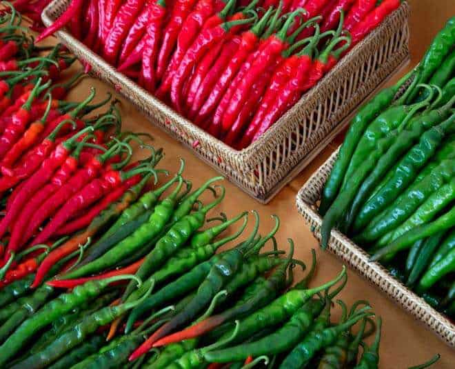 Green Chillies or Red Chillies: Which Is Best for Health? Green Chillies or Red Chillies: Which Is Best for Health?