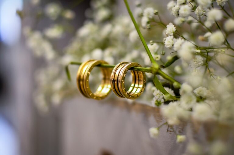 Your pretty classic pieces- gold rings