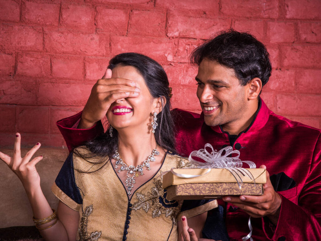 Gifts Ideas For 1st Karwa Chauth After Marriage