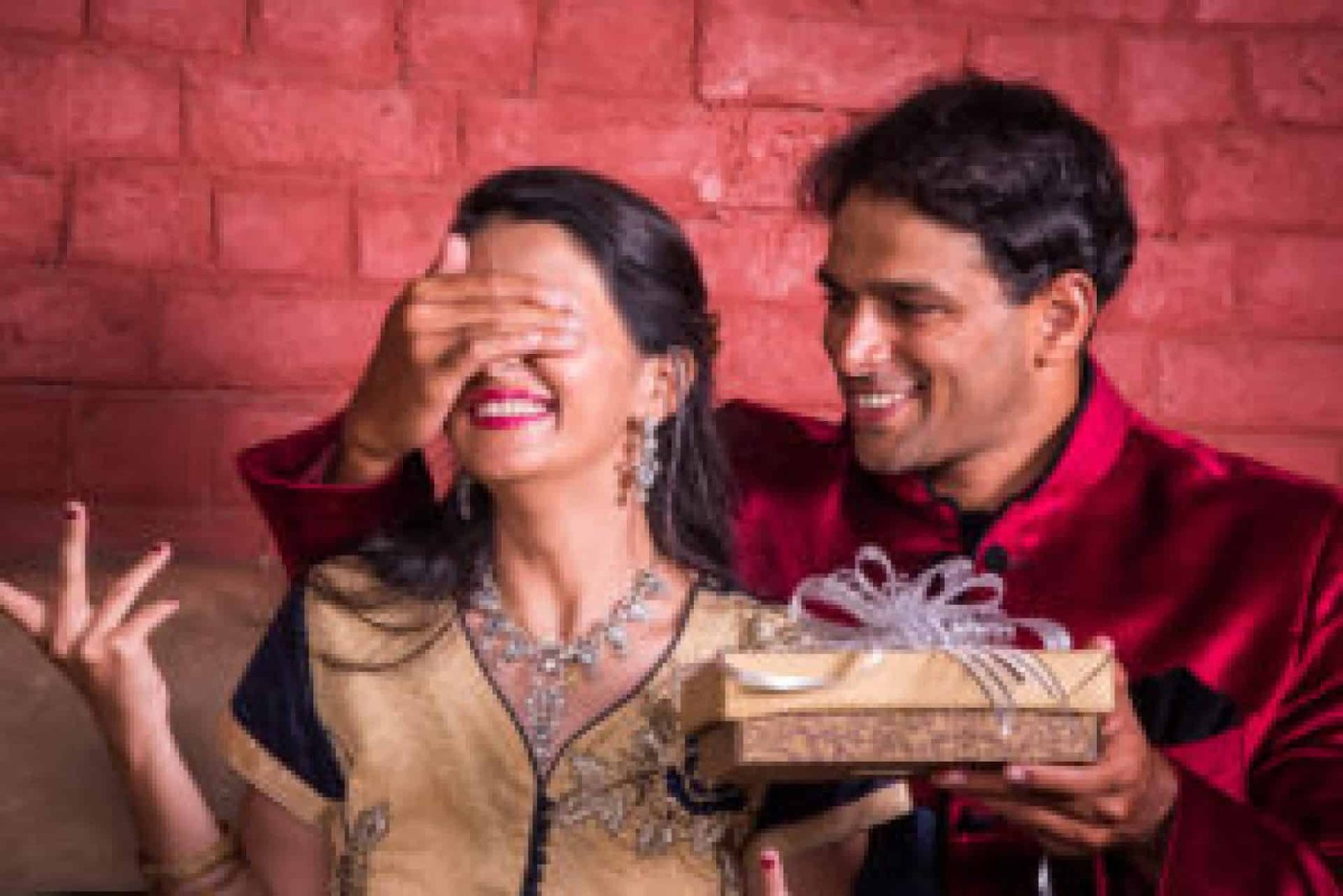 Gifts Ideas For Karwa Chauth