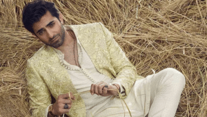Men's fashion: Stylish outfit showcasing modern menswear trends