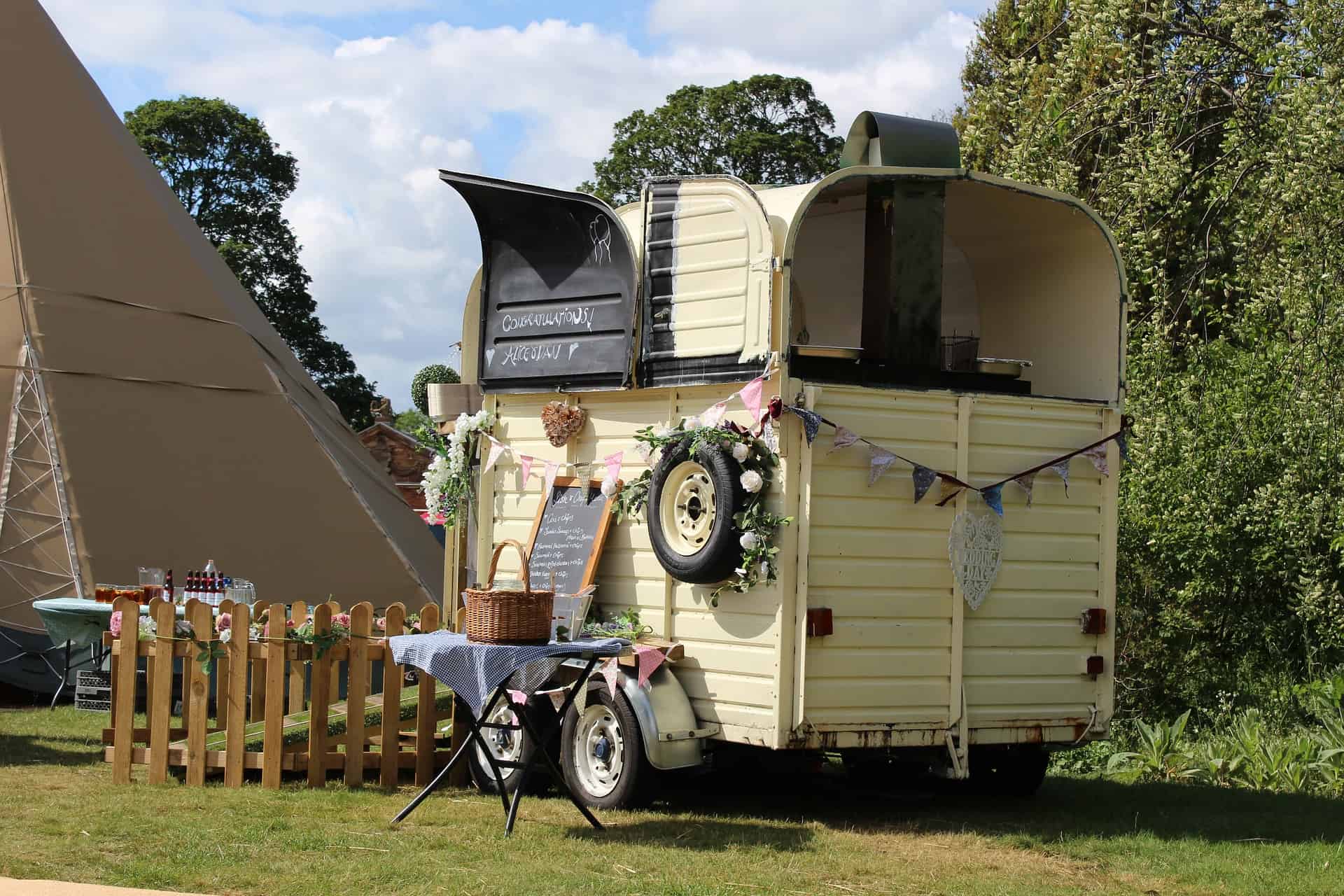 How Much to Rent a Food Truck for a Wedding?