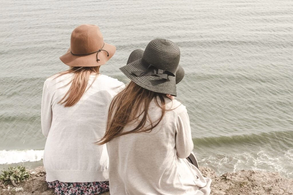 Pairing straw hats with different outfits for a chic style