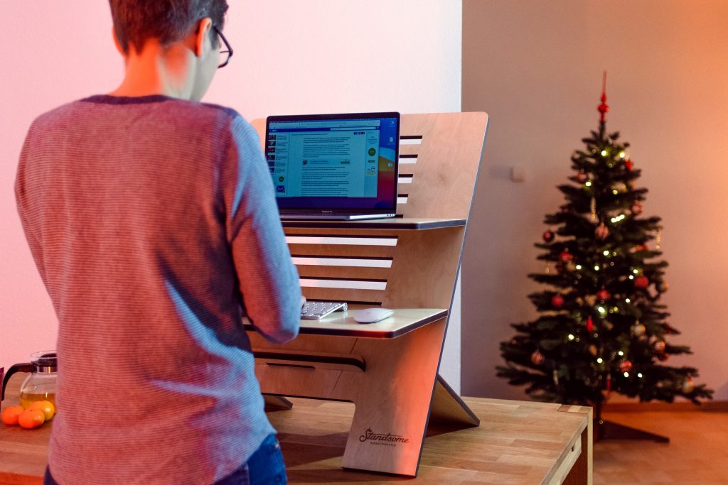7 Reasons Why Purchasing A Cheap Standing Desk Might Be A Big Expensive Mistake 7 Reasons Why Purchasing A Cheap Standing Desk Might Be A Big Expensive Mistake