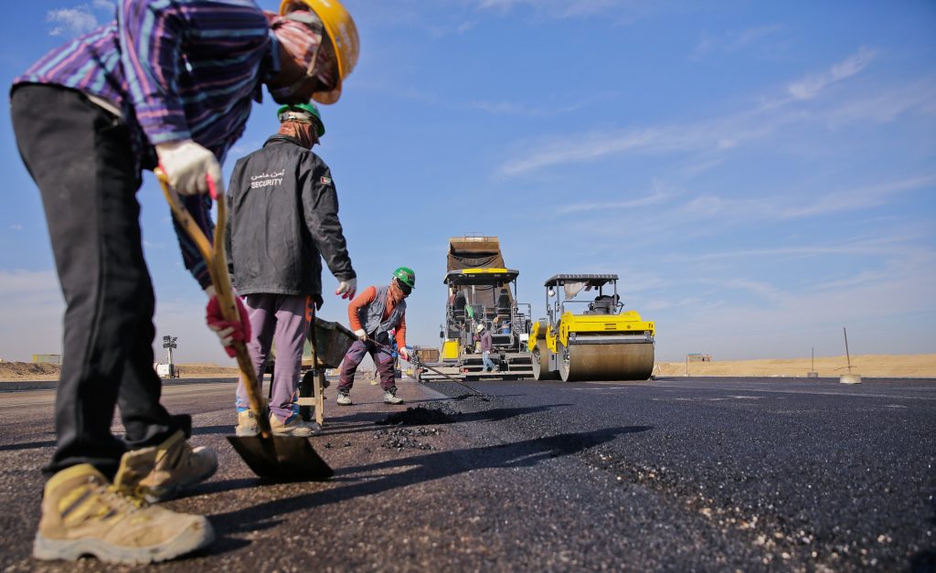 What is the Difference Between Asphalt Paving and Sealcoating?