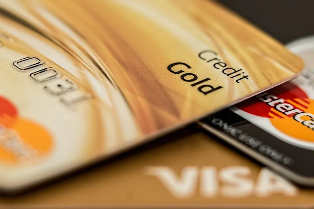 Balance transfer credit card: pros and cons