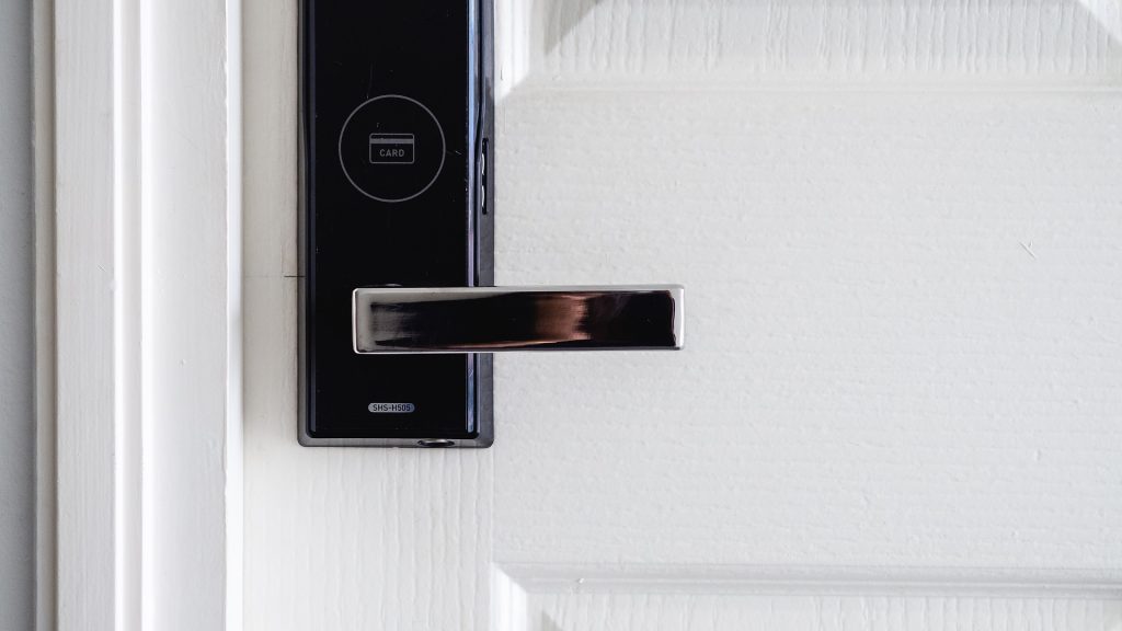 Things to Consider When Choosing the Right Digital Lock Installation