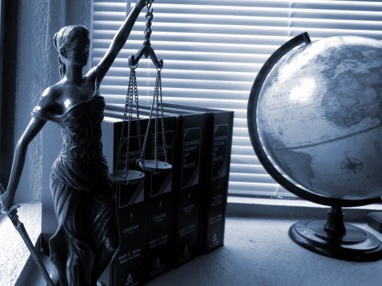 Looking To Hire An Attorney? Here’s Some Important Advice