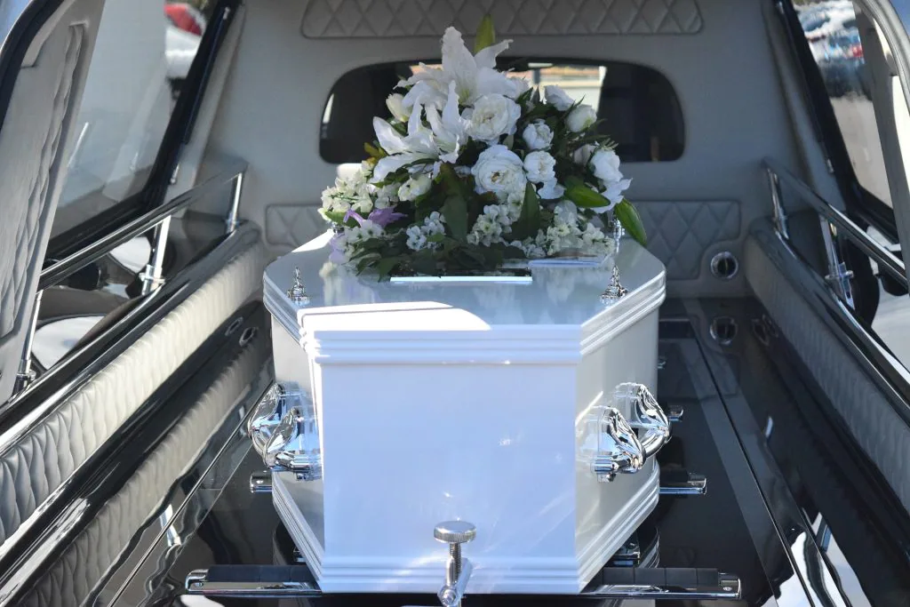 Coffin vs Casket: What Are the Key Differences and Which One Is Right for Your Loved One?