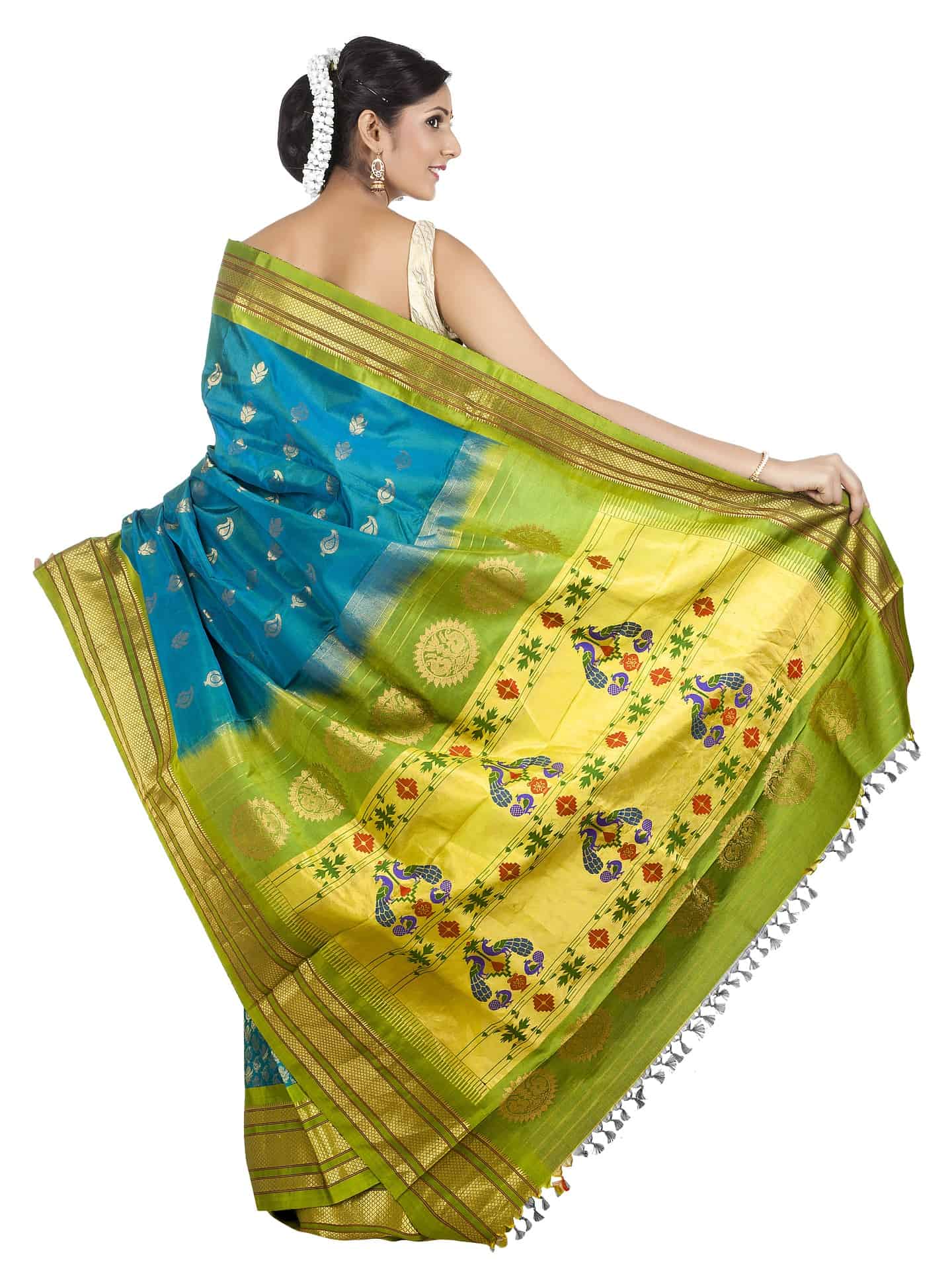 Types of Fabric Sarees You Should Not Miss.