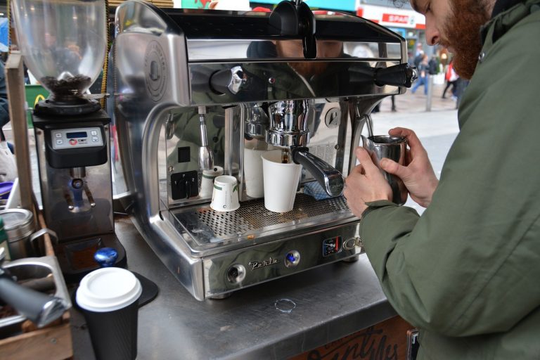 New Food and Beverage Workers? Follow These Onboarding Best Practices