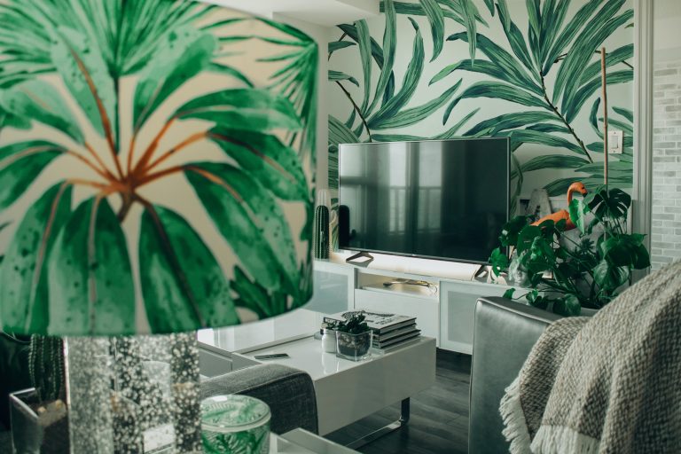 Why You Can’t Go Wrong With Temporary Wallpaper In Your Dining Room Space