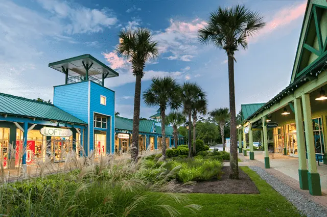Exploring the Tanger Outlets Hilton Head: A Guide to Shopping and Dining at the Popular Mall