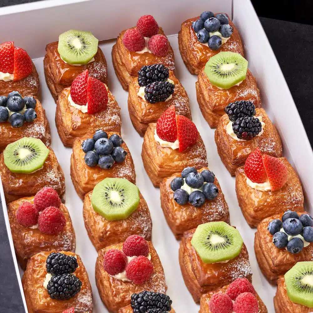 Discovering the Delicious Delights of Paris Baguette: A Guide to the Best Baked Goods in Town