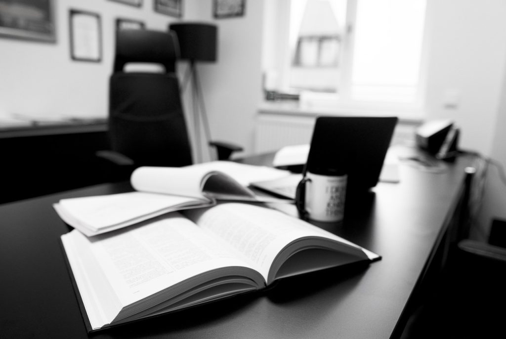 7 Must-Know Tips For Hiring A Law Firm 7 Must-Know Tips For Hiring A Law Firm