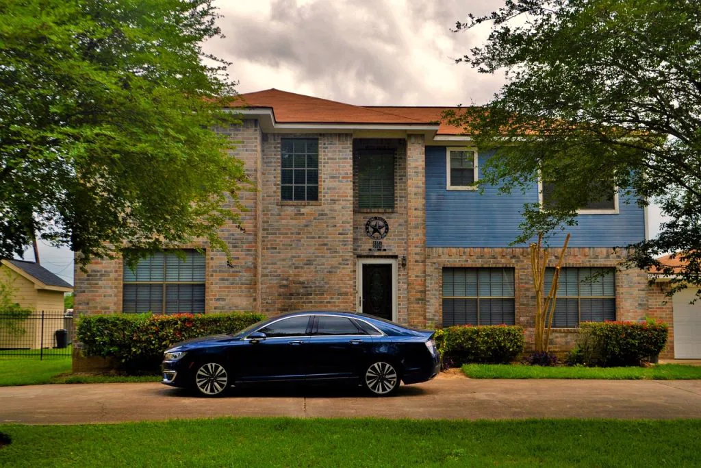 6 Amazing Ways To Have Your Dream House At A Young Age