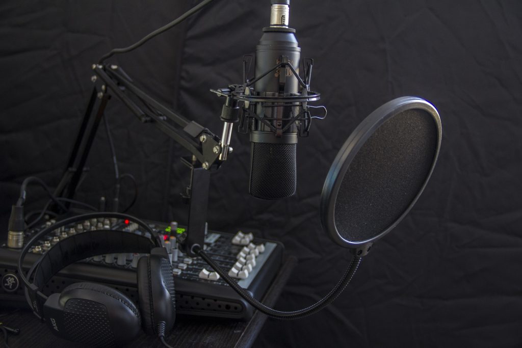 The 4 Best Portable Radio AM/FM to Have in Your Off-Roader The 4 Best Portable Radio AM/FM to Have in Your Off-Roader