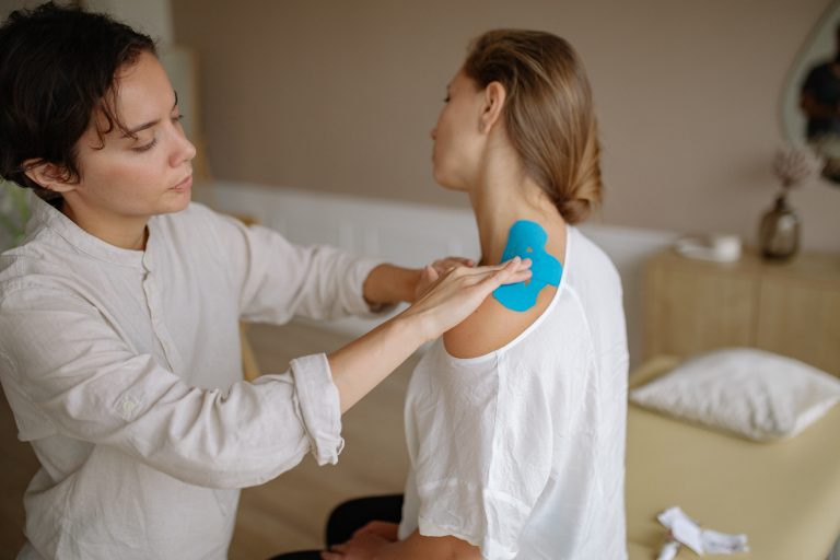 7 Signs to Visit A Physiotherapist ASAP
