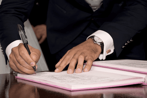 What Information Should Be In a Painting Contract? What Information Should Be In a Painting Contract?