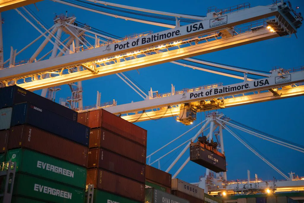 Understanding Overhead Gantry Cranes: Types, Uses and Maintenance