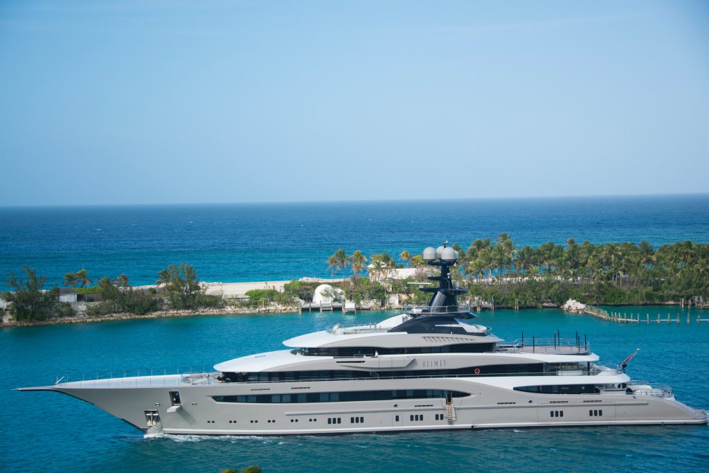 Benefits of Luxury Yacht Rental in Dubai