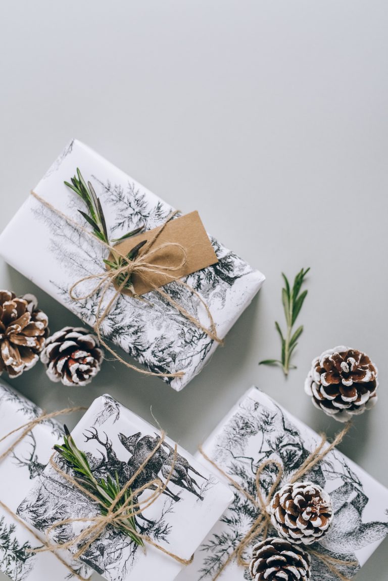 Exclusive Gifts for Lovers to Celebrate the Season of Love