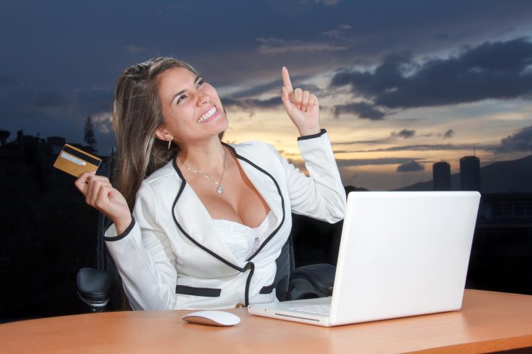 Unleash Your Creativity with a Customizable Virtual Business Card Solution