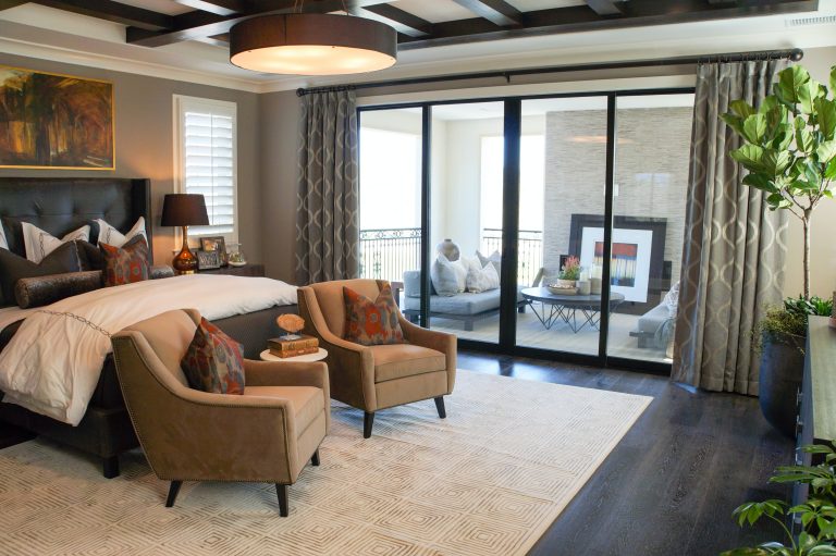 How to Select Luxury Comforter Set Queen for Your Bed 