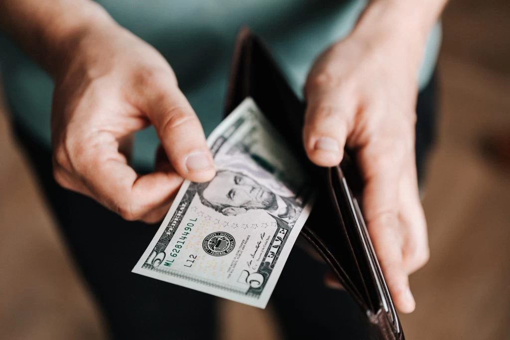 Differences Between a Cash Buyer and a Traditional Homebuyer