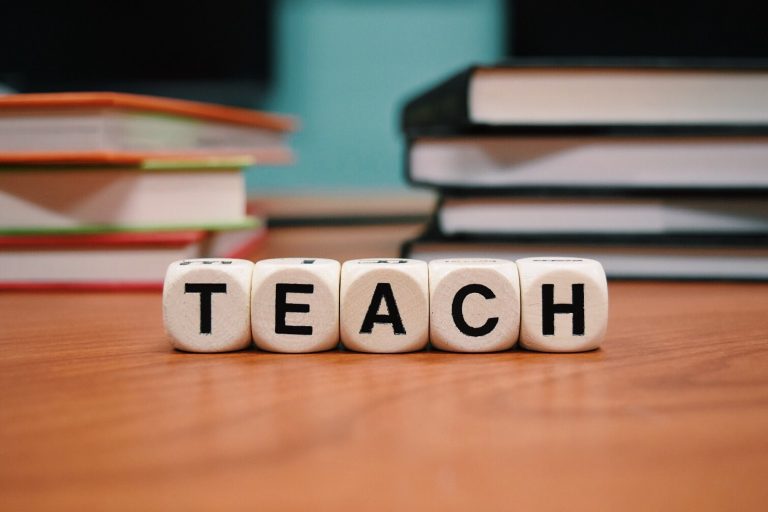 Pros and Cons of Substitute Teaching