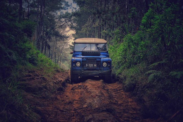Off-Road Essentials: Jeep Accessories for Extreme Terrain