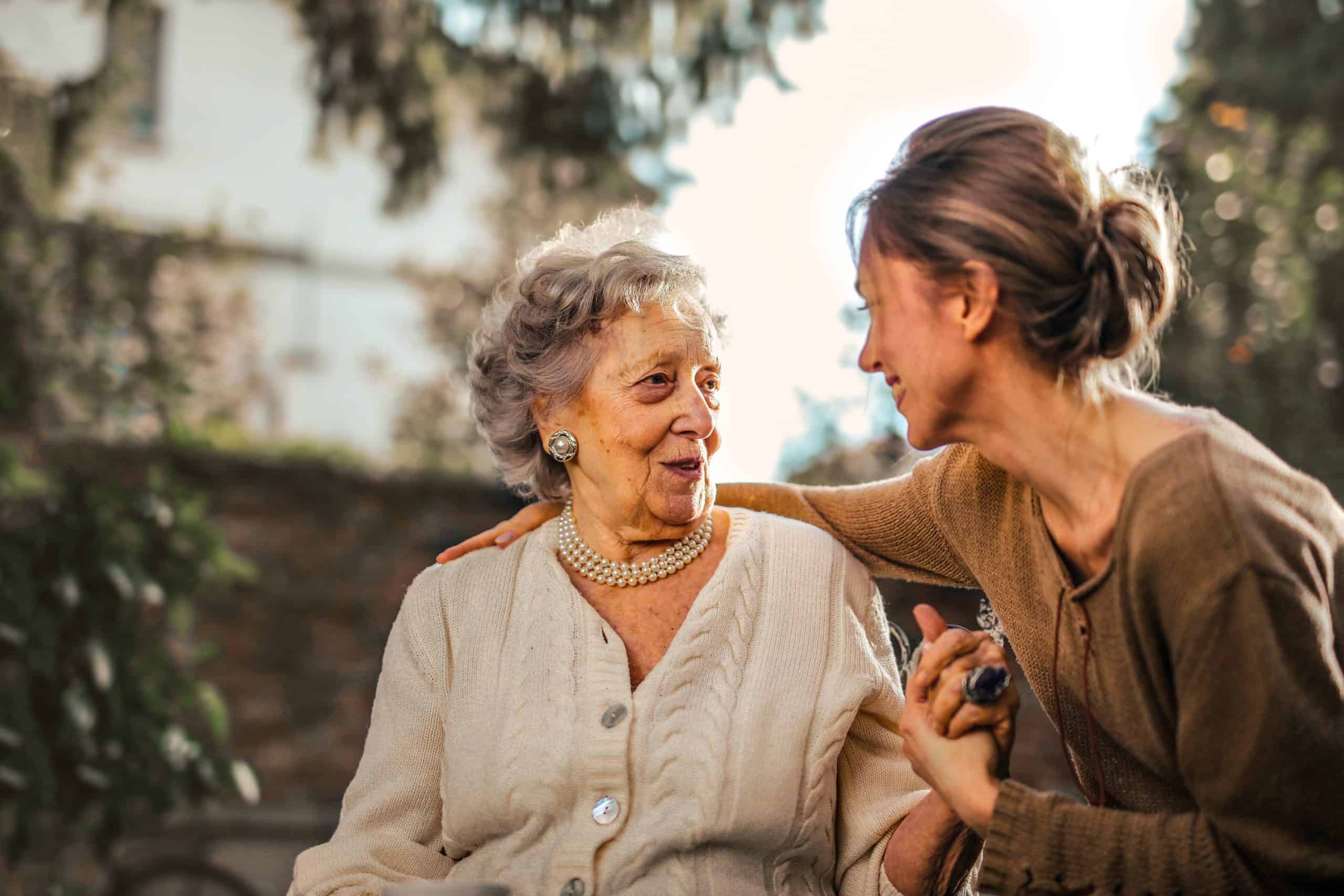 How to Maintain a Relationship With an Imprisoned Parent