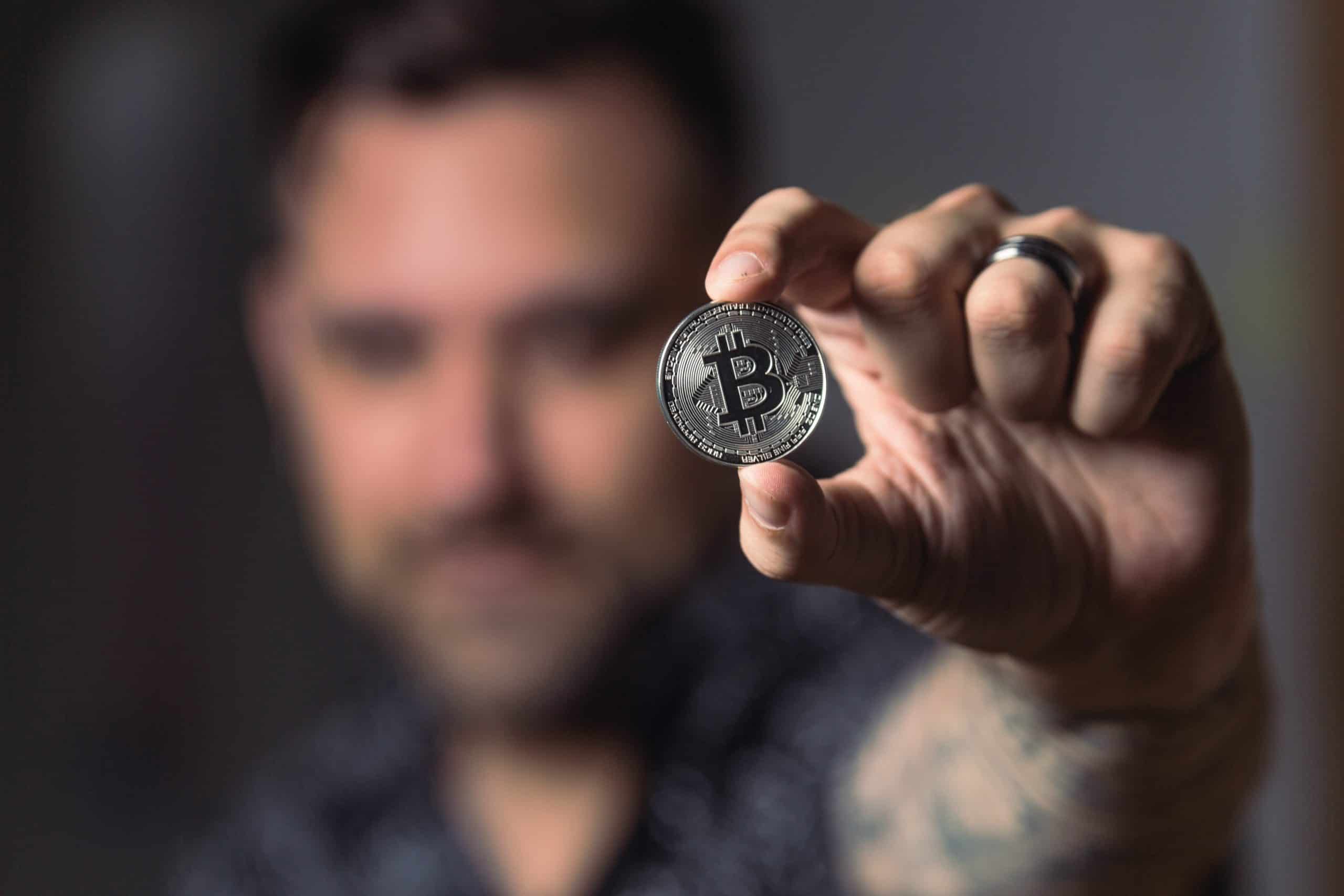A digital representation of Kyber Network’s logo with interconnected nodes symbolizing decentralized token swaps.