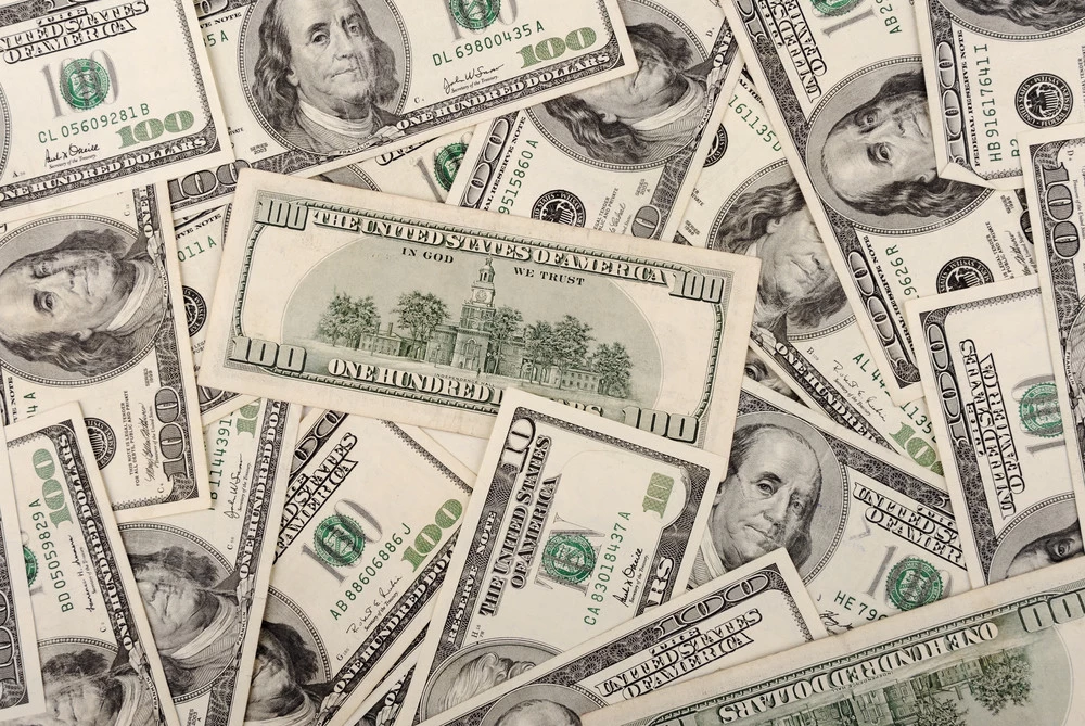 Advantages and Disadvantages of Pursuing a Business Loan From a Bank
