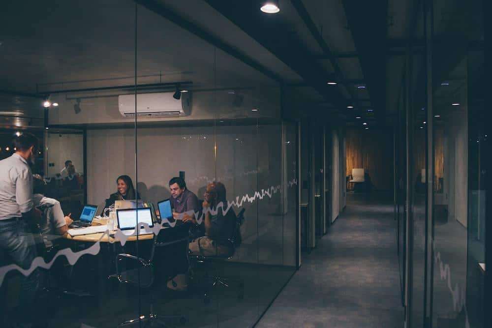 How do I write an email after the meeting? How do I write an email after the meeting?