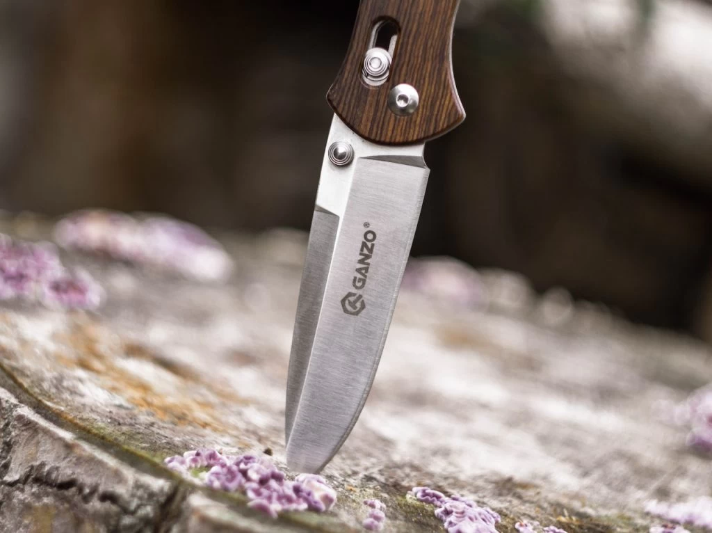 Unveiling the Unique Attributes of the Huusk Knife