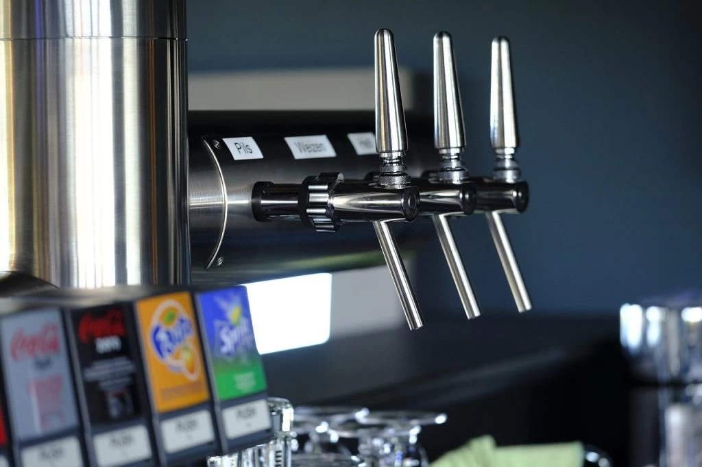 Incorporating a Bar Beverage Dispenser into Your Restaurant or Cafe