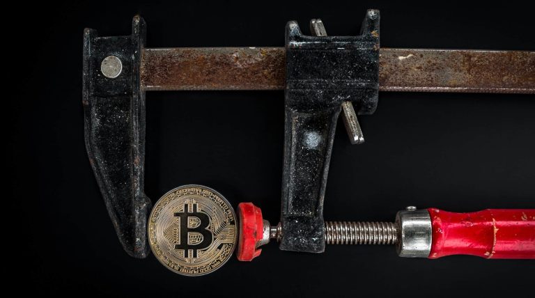 Revealing the Link Between Bitcoin and Technological Advances Such as Smart Contracts
