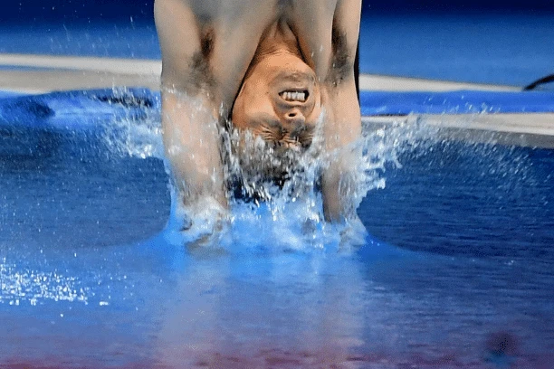 Exploring Hazards: Narratives of Face Split Diving Accidents