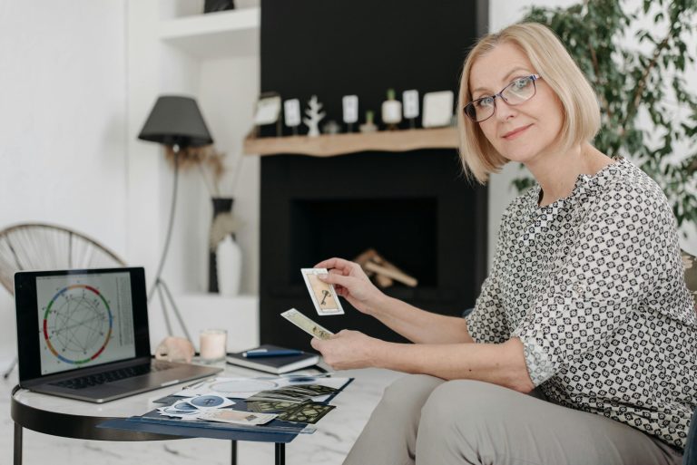 5 Reasons to Read Your Daily Horoscope in the Morning Before Social Media
