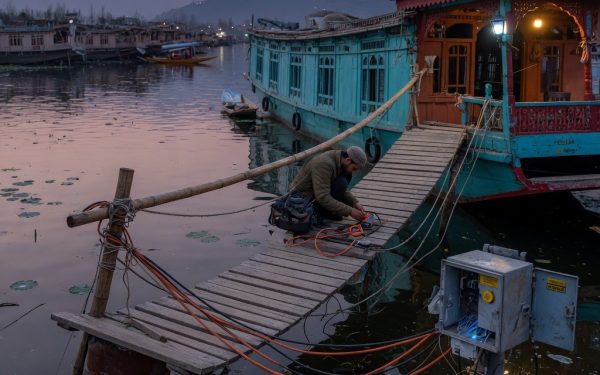 Srinagar Network Engineering - How Srinagar’s Geographic Isolation Forces Network Engineering Rethinking